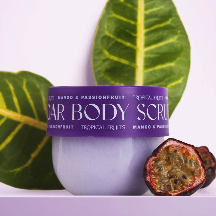 Tropical Fruits Mango and Passionfruit Body Scrub 310g - Image 2