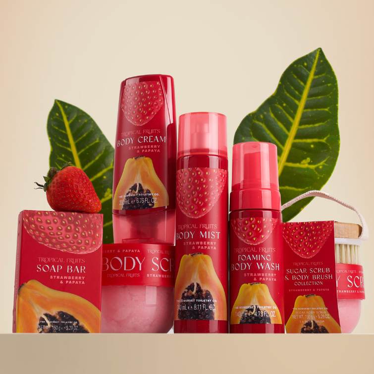 Tropical Fruits Strawberry and Papaya Body Scrub 310g - Image 3